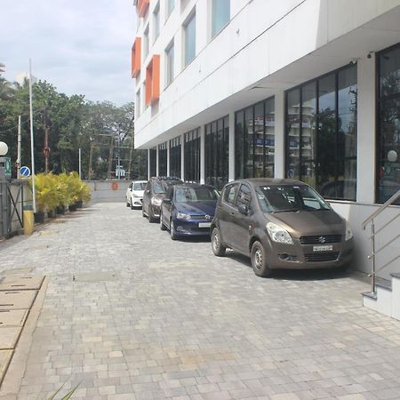 Zone By The Park Coimbatore Exteriör bild